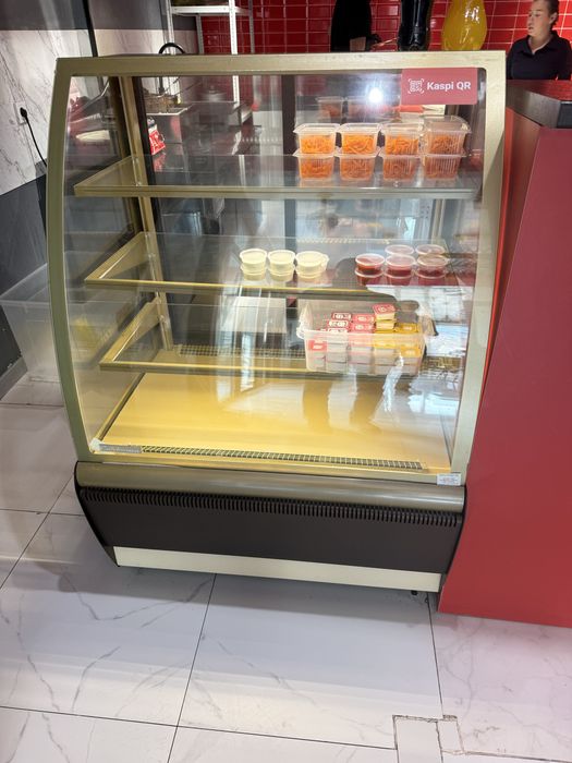 Витринный холодильник