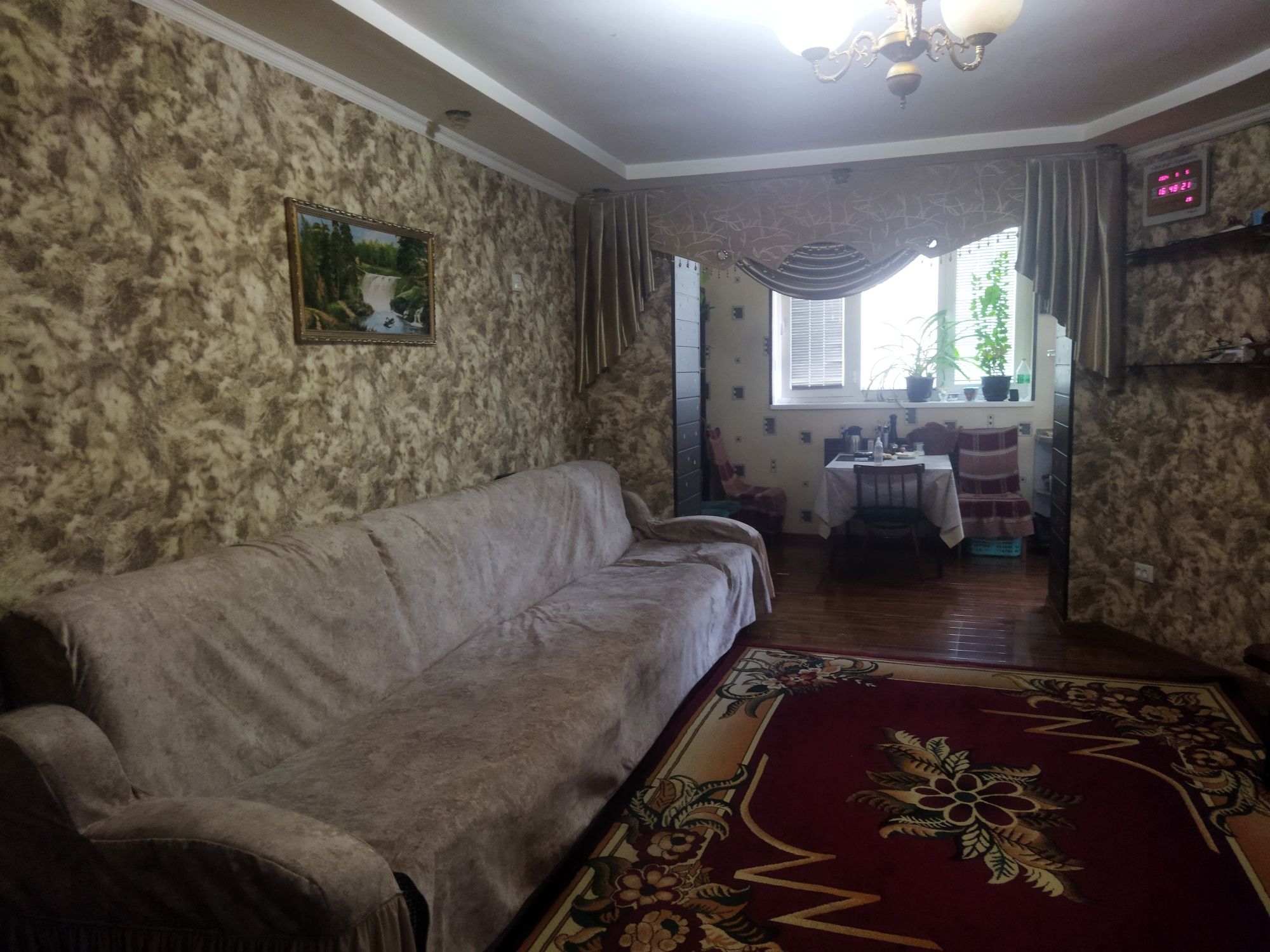 Продаётся 4комнатная квартира на Кадышева.