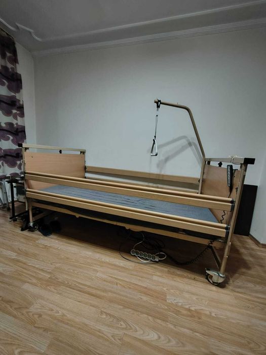 Продавам немско електрическо болнично легло+подарък