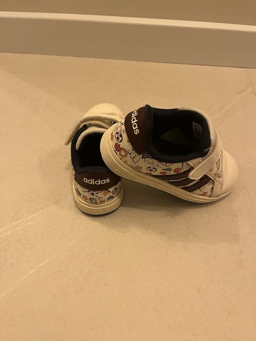 Маратонки Adidas