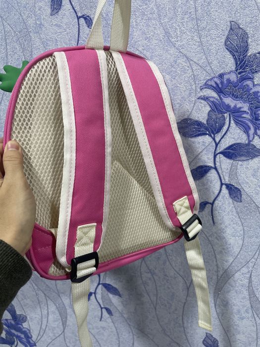 Qizlar sumkasi 2-3 yoshga bemalol keladi