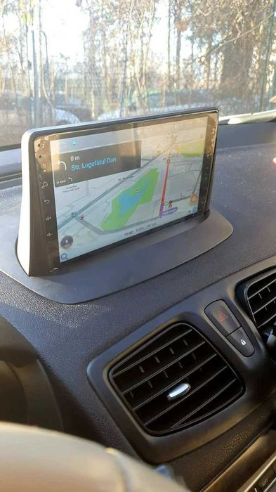 Reducere - Navigatie Android 15 Dedicata Renault Megane 3 / Fluence