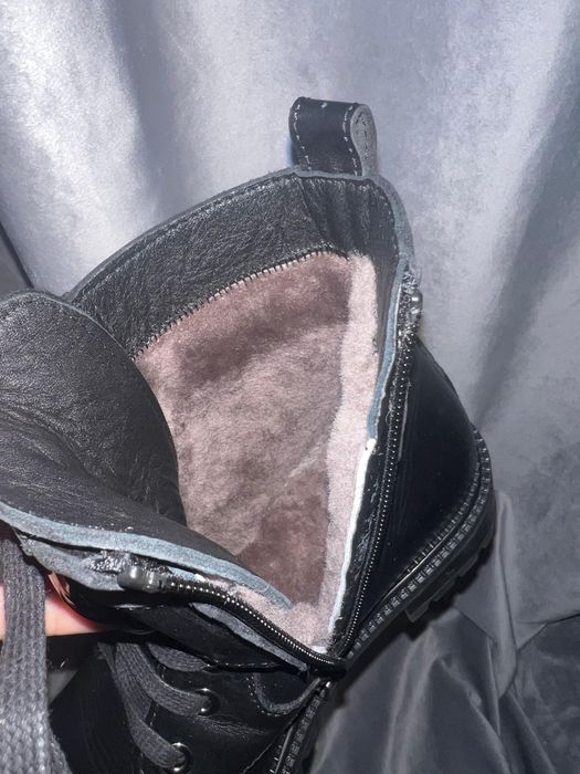 Зимние кожаные на цигейке ботинки