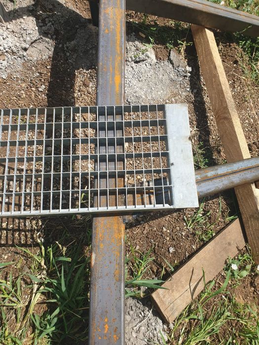 Trepte metalice zincate
