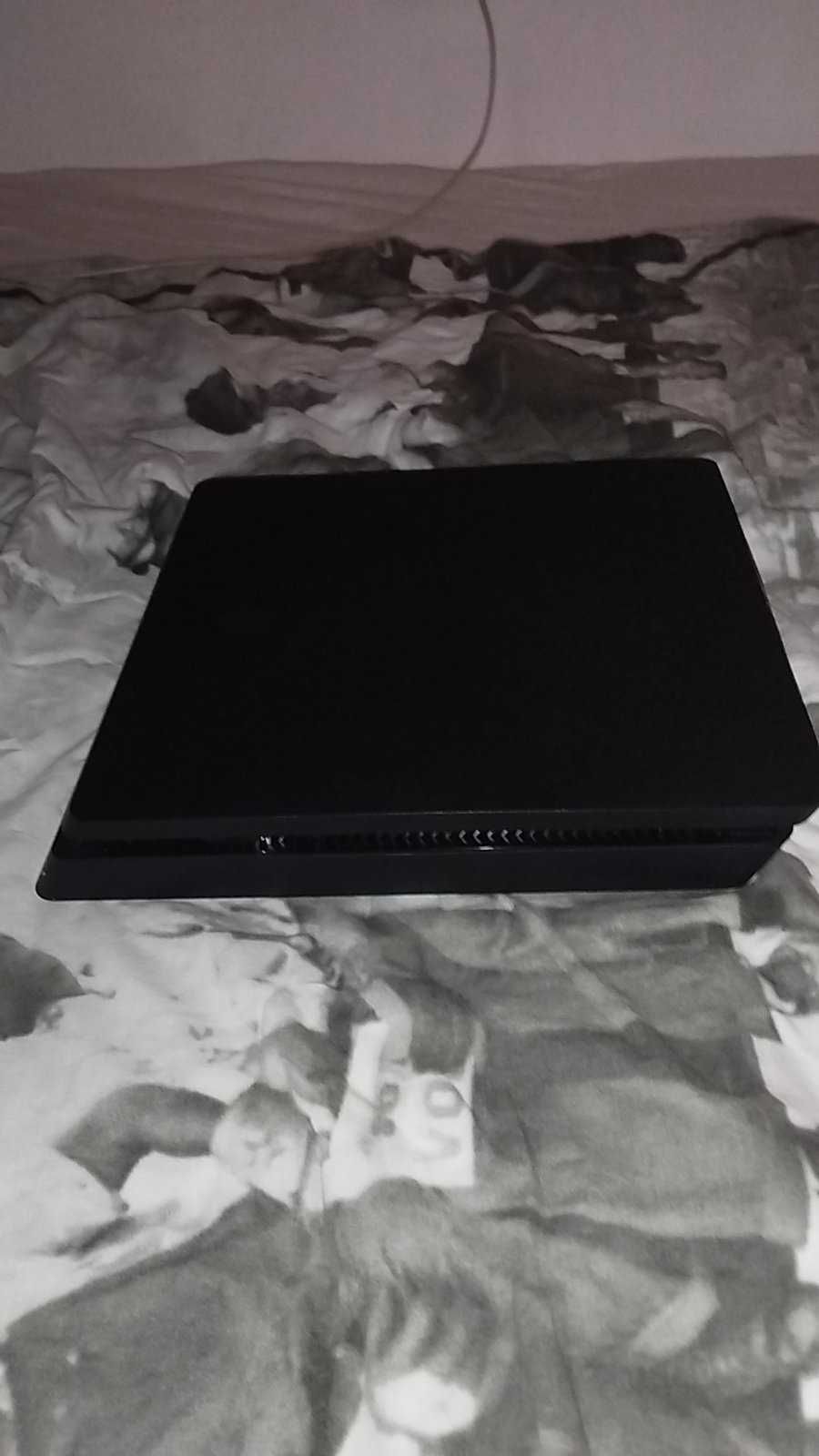 PlayStation 4 Slim 500GB + Call of Duty Black Ops 4