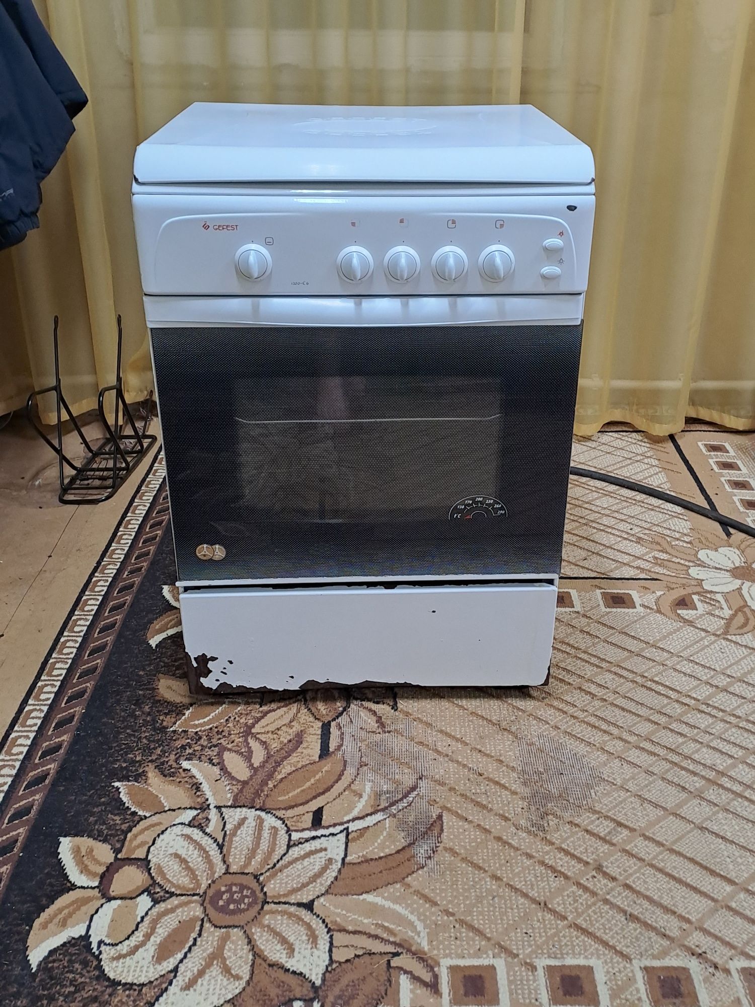 Продам газовую плиту
