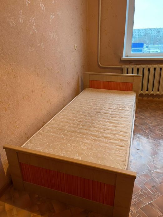 Кровать в хорошем состоянии