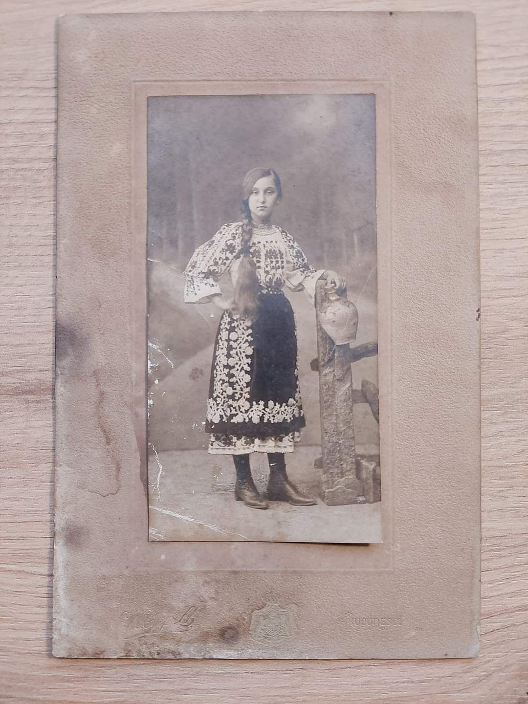 Fotografie tip cabinet costum popular etnografic / Oppelt CDV