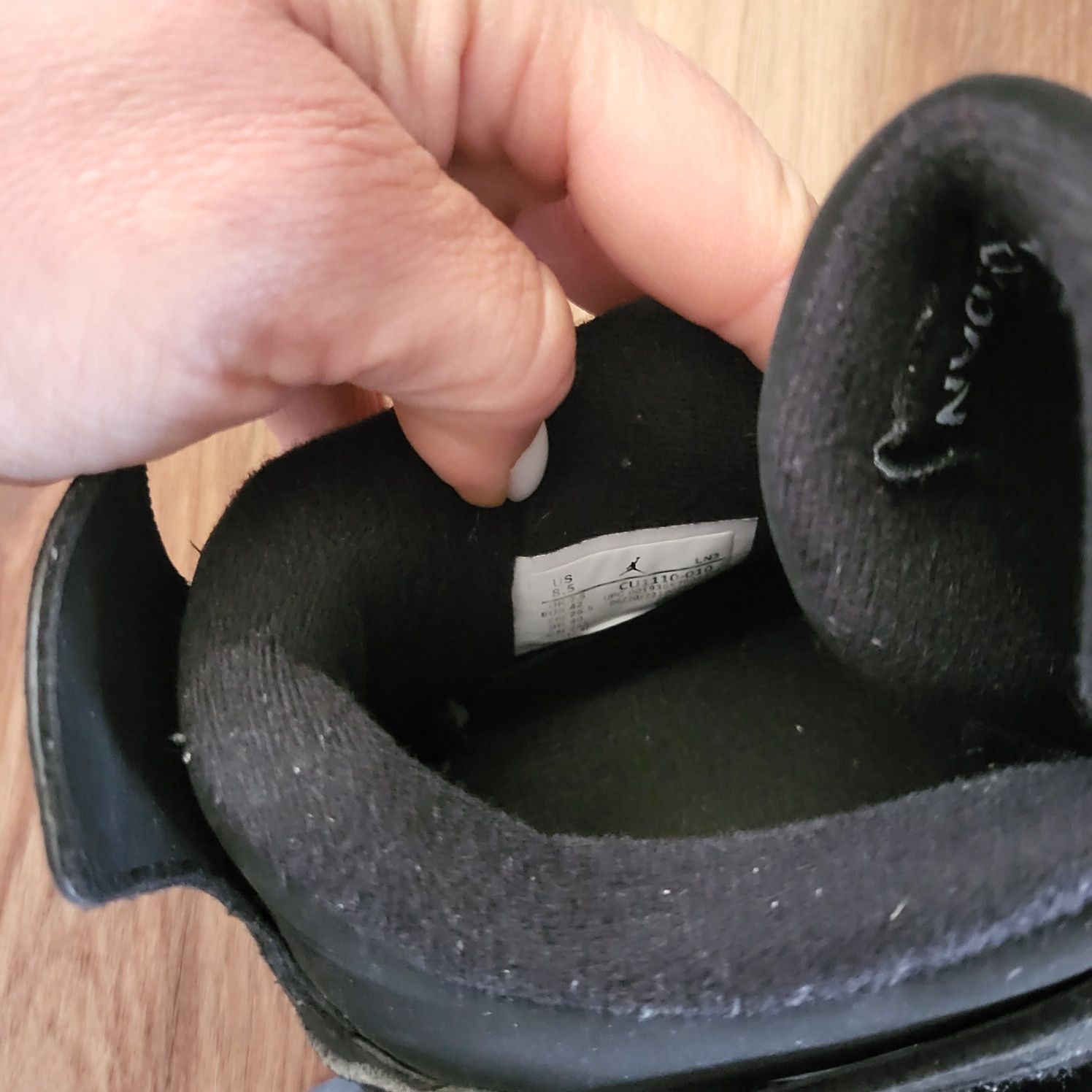 Air Jordan blackcat 4