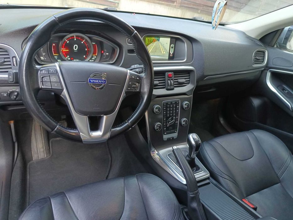 Volvo V40 D4 – 2015 – Full Option – 190 CP
