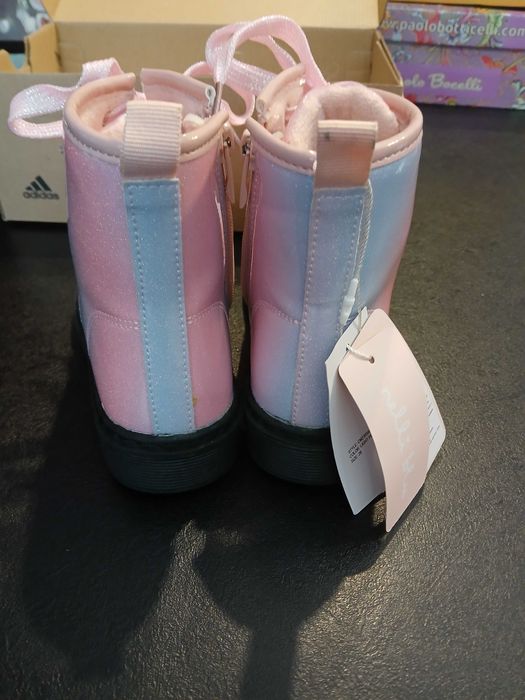 Нови с етикет боти 28 номер