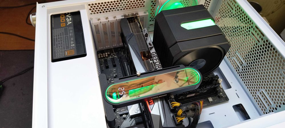 Ryzen 7 5800X3D RTX 3080Ti - 12gb DDR4 - 32гб SSD M-2-1000гб