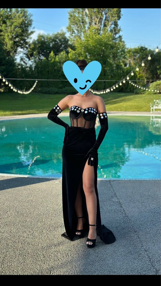 Vand rochie seara