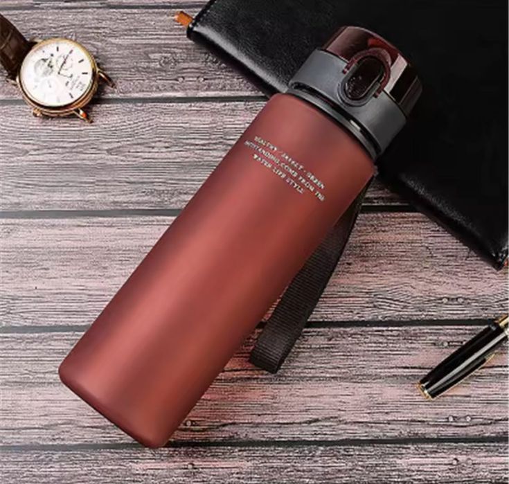 Термос / Бутилка от неръждаема стомана 560 ml — Нов модел 2025 г.