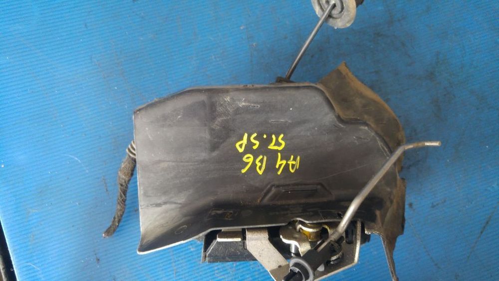 broasca iala usa stanga spate audi a4 b6 8e0839349