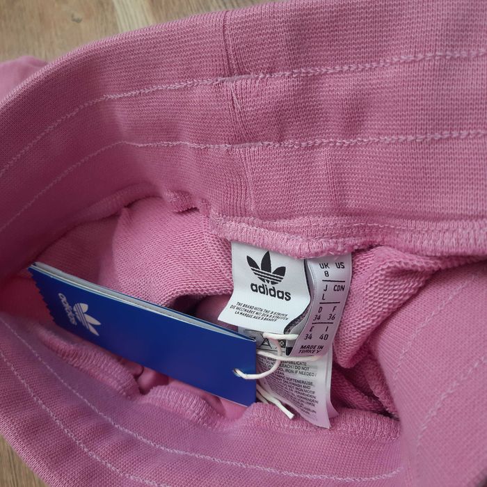Ново оригинално Дамско спортно долнище Adidas