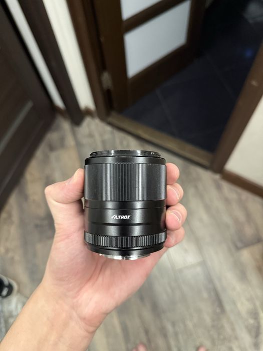 Продам объектив Viltrox AF 33mm f/1.4 XF для байонета Fuji X-mount