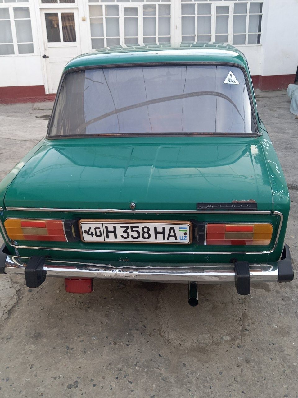 Vaz 2106 sotiladi.