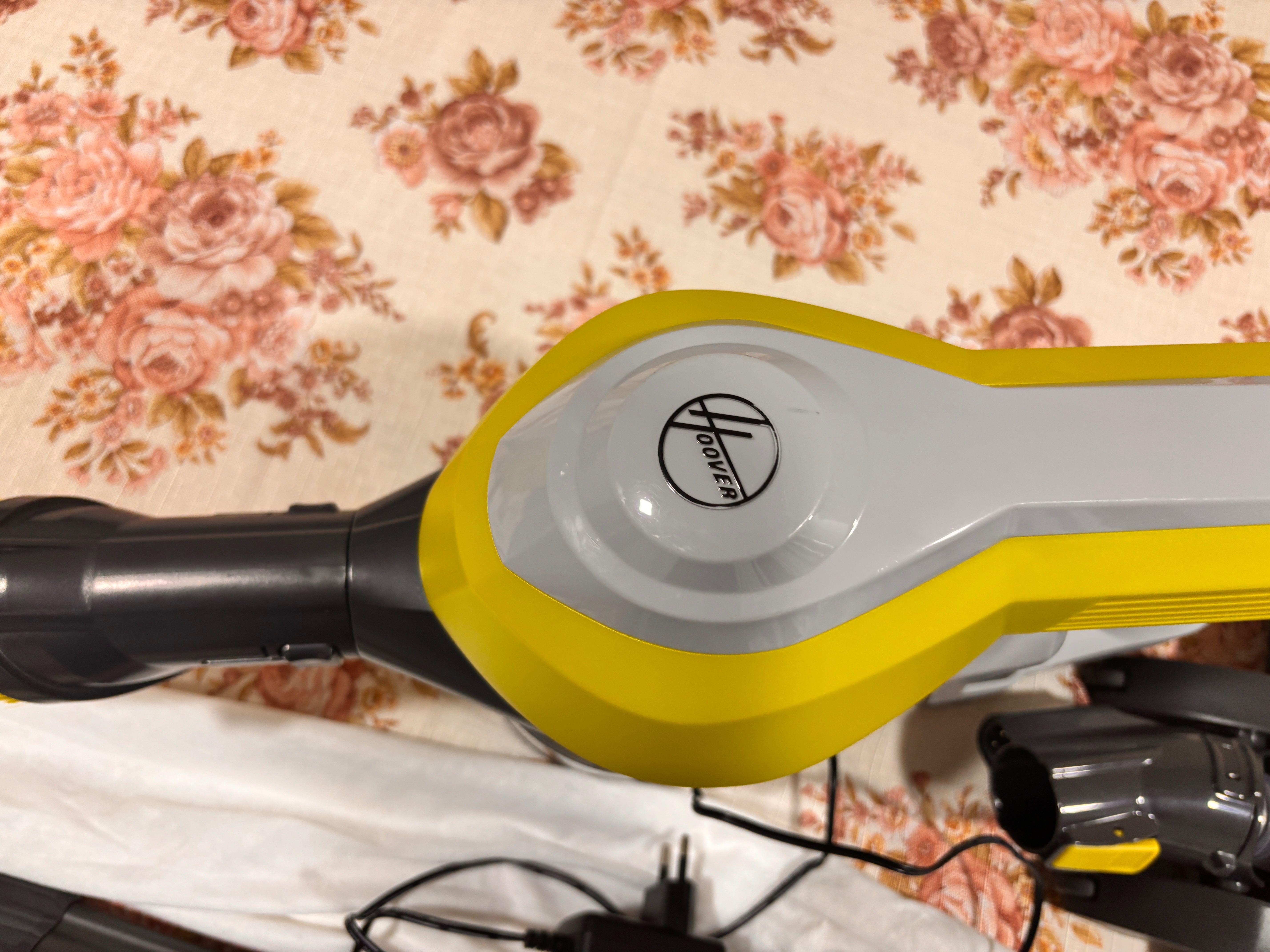 Акумулаторна прахосмукачка Hoover