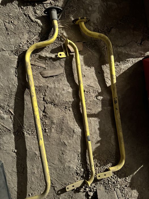 Салон на газель желтый трубы стойки