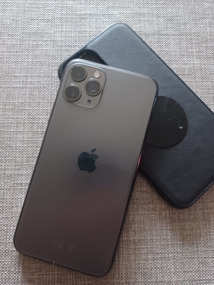 iPhone 11 pro vând