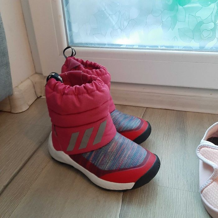 Зимни апрески за сняг и пантофи