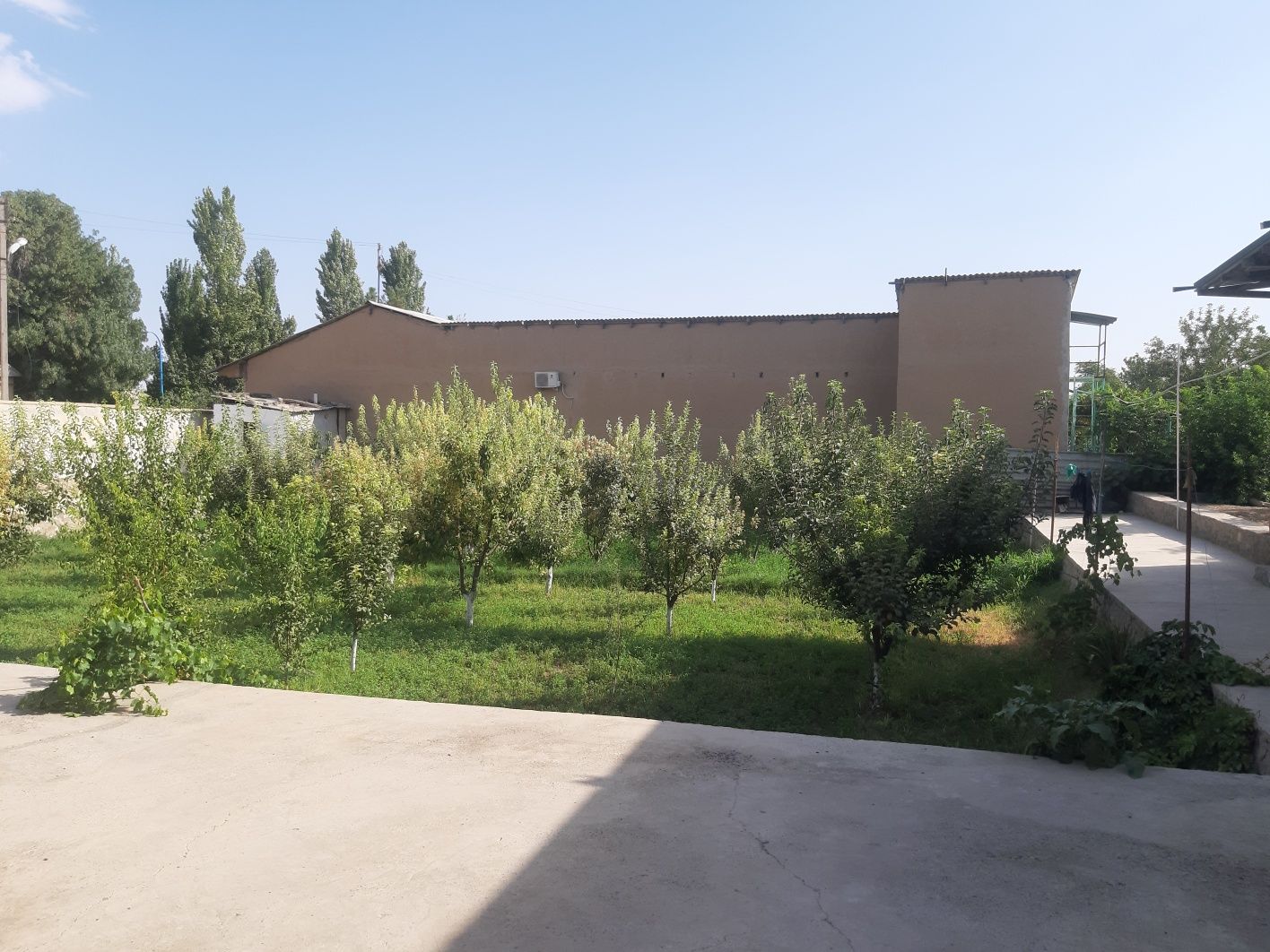 Narpay centerda 14 sotixli xovli sotiladi