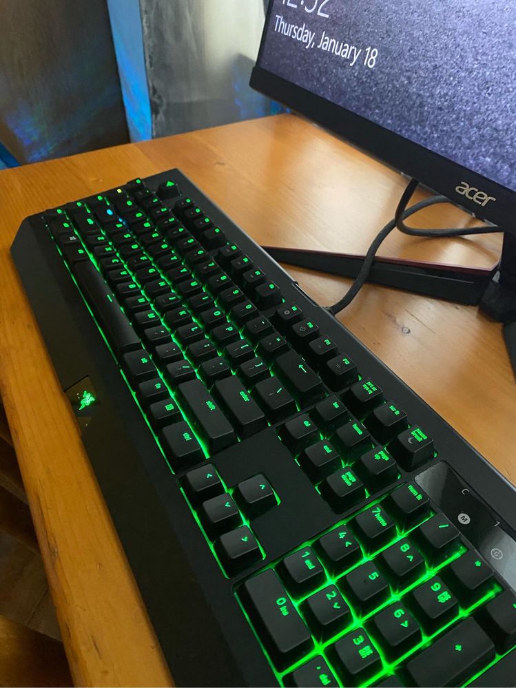 Клавиатура Razer BlackWidow Chroma v2