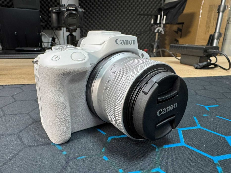 Canon EOS R50 Mirrorless Alb + Obiectiv 18-45mm F4.5-6.3 + GARANTIE