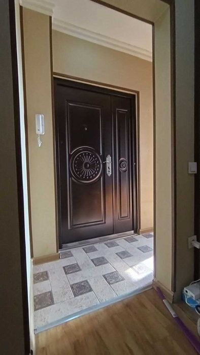 чиланзар,метро Хамза  3/3/4, балкон 2х6  70м2