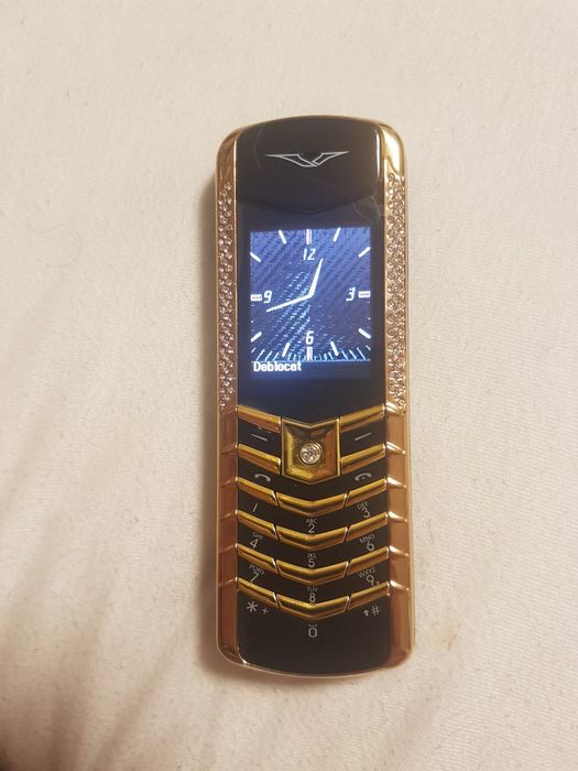 Vând telefon cu taste nou
