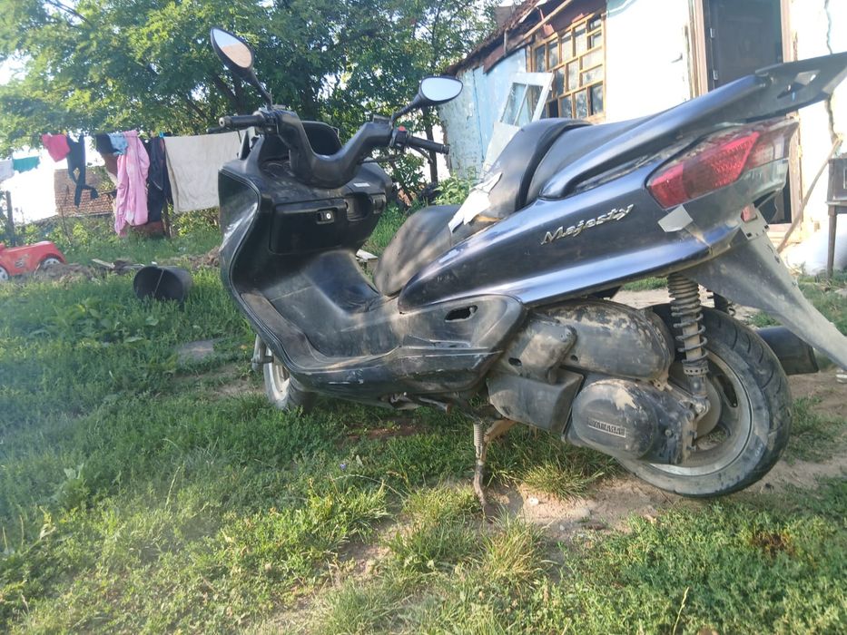 Scuter in stare foarte buna vând sau schimb