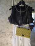 Set pantaloni conici, 3/4, cu talie înaltă, top, din voal și detalii d