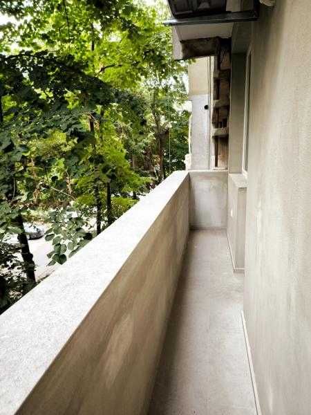 Тристаен апартамент в кв. Зорница