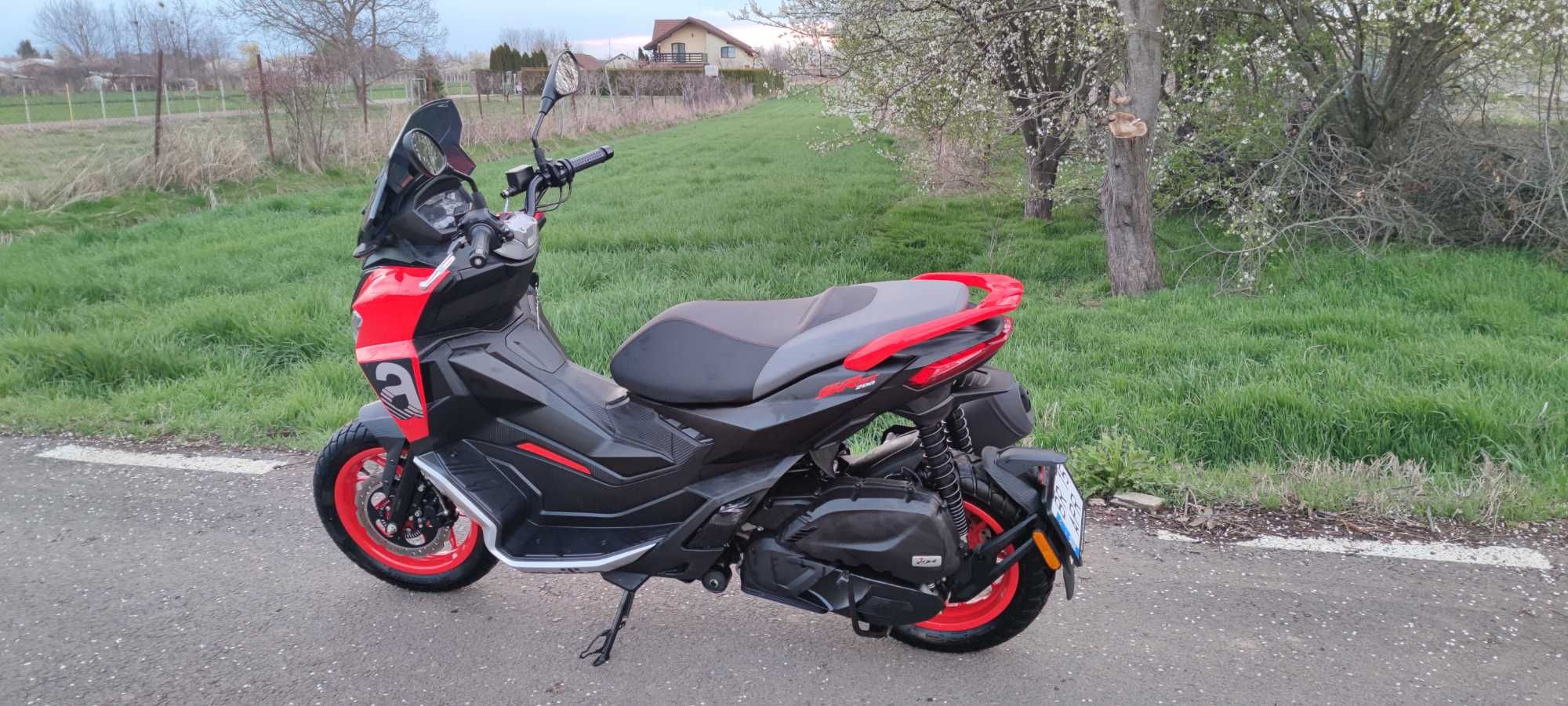 Scuter Aprilia SR GT 200 Sport de vânzare