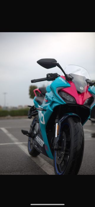 motocicleta cfmoto 300sr