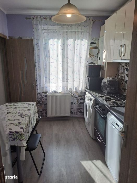 Apartament 3 camere ~ 75 mp, etaj 3, zona Spitalului Judetean