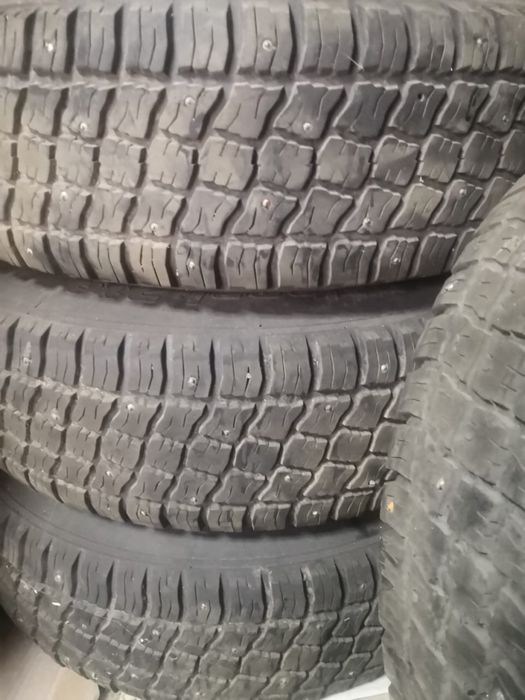Зимные шины 225/75/R 16