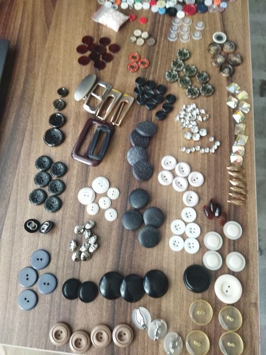 Пуговицы, бусинки для рукоделия