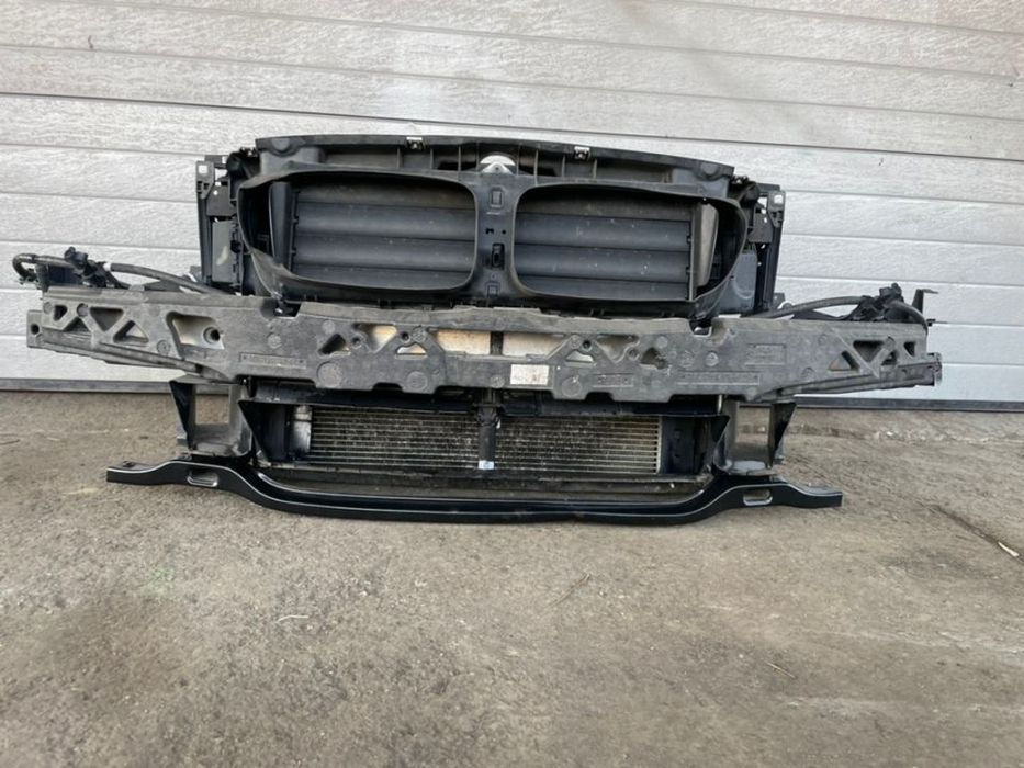 tragar trager calandru complet : Armătura lonjeroane suport far priza aer bmw Seria 5 520d 525d 530d  F10 F11 LCI Dezmembrez Dezmembrari