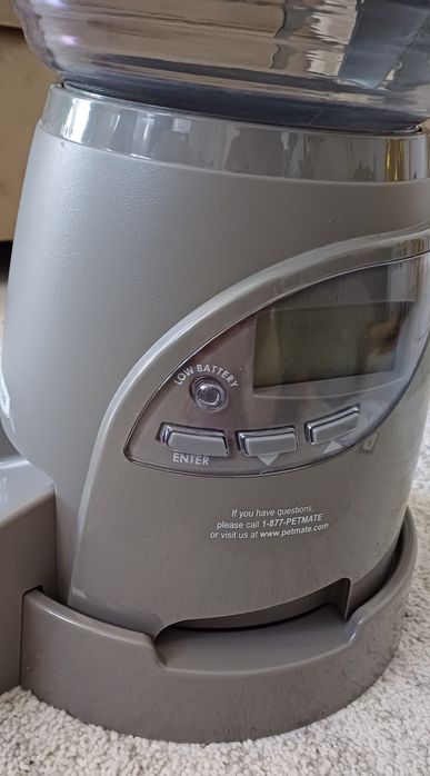 Dispenser automat boabe Petmate