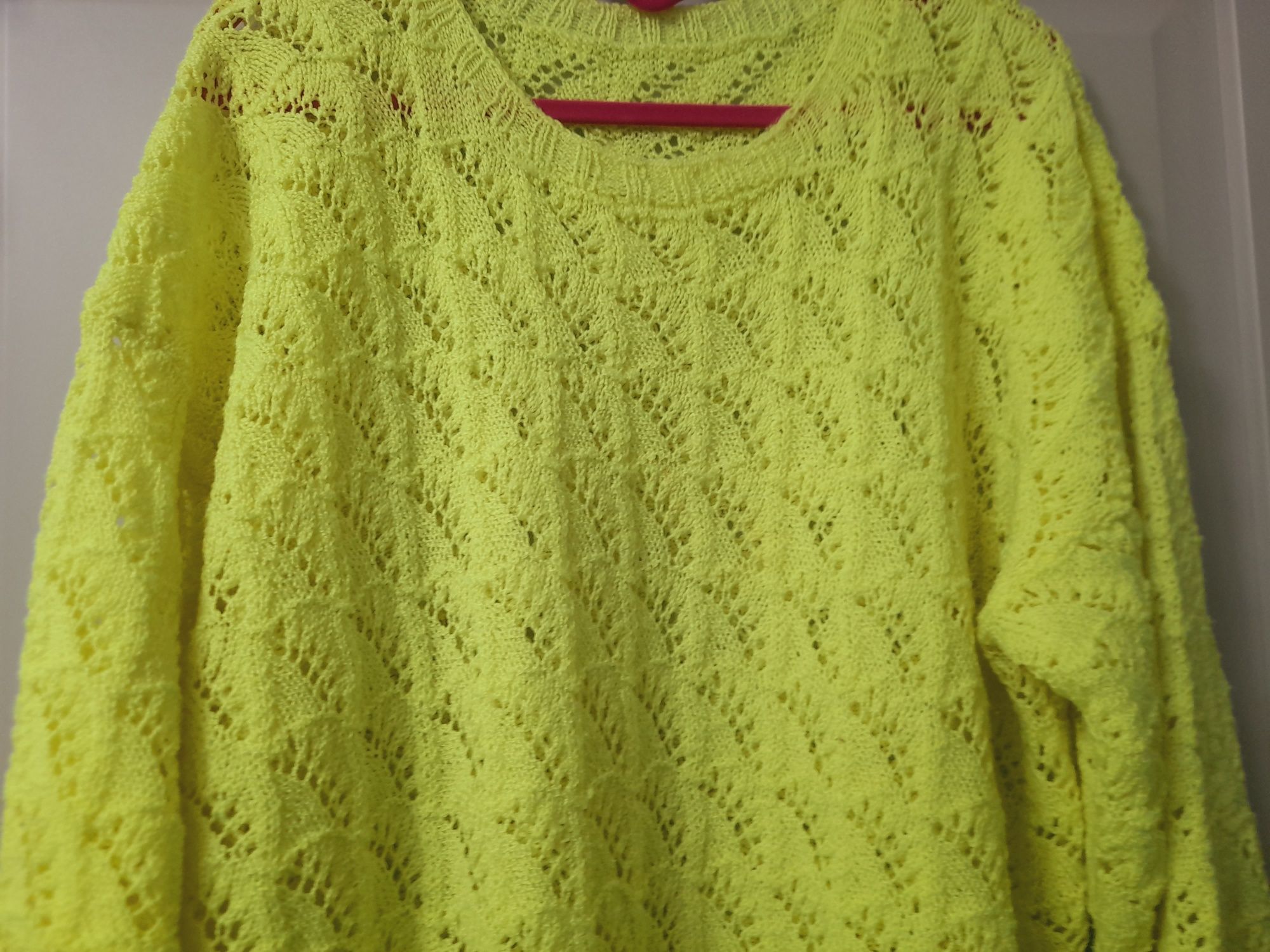 Pulover tricotat manual, mărimea XXL.