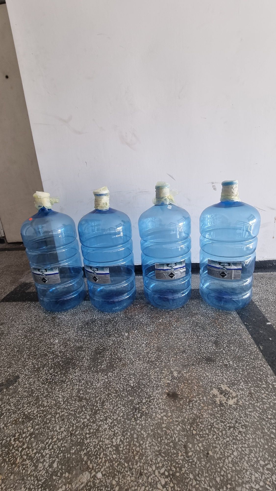 Шишета от мин.вода-19л.-4бр.
