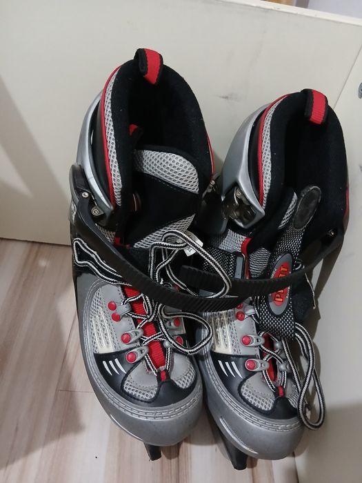 Patine mărime 40 in conditii foarte bune