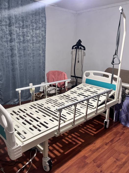 Медицинская кровать