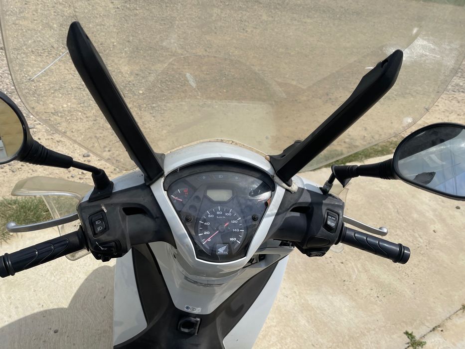 Vând scuter Honda sh125 cc 2015 abs