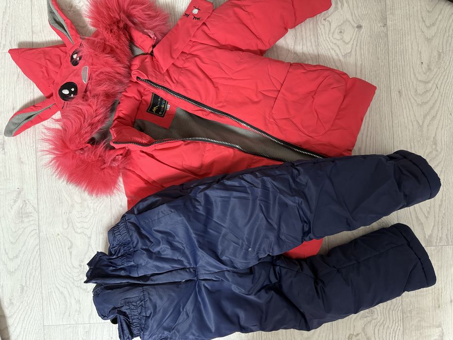 Продам зимнию куртку на 4-5лет