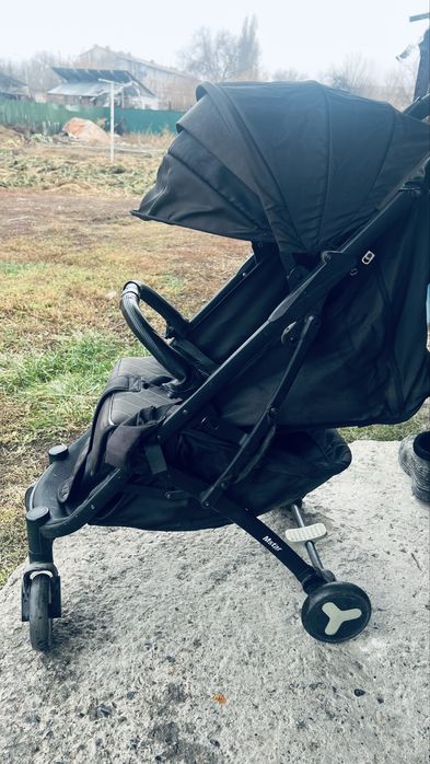 Коляска б/у продам, находиться в Карабулаке