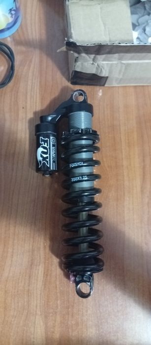 Amortizor/shock fox van r ca și nou