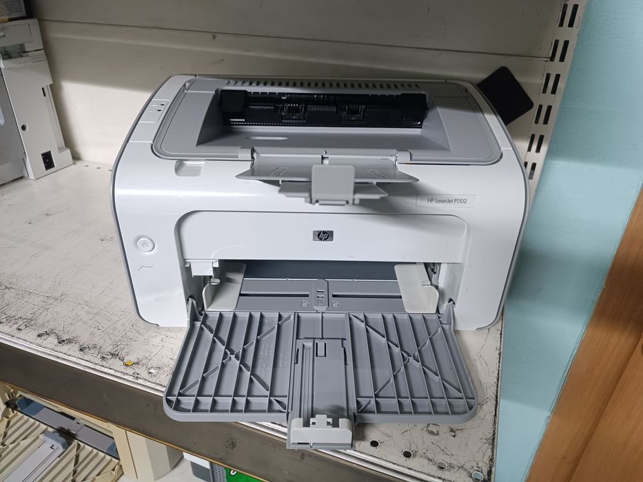 Продам принтер НР 1102